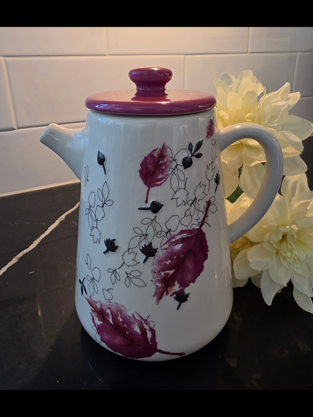 Starbucks 2007 Burgundy Leaf 40 oz Ceramic Coffee Server w/Lid Rare Collectible